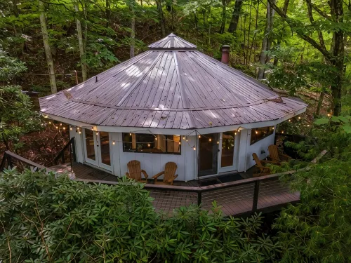 Whimsical Mountain Roundhouse Among the Trees - Chalets