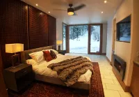 The Iron Creek Residence - อ่างจากุชชี่
