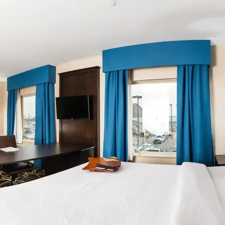 Hampton Inn & Suites by Hilton Regina East Gate
