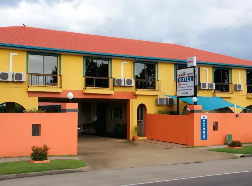 Cedar Lodge Motel Hotel di Garbutt