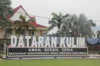 Big Apple Hotel Hotel di Keladi