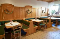 Hotel & Gasthof Zur Post Hotels in Waldkraiburg