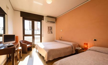 Hotel Schenatti - Housity