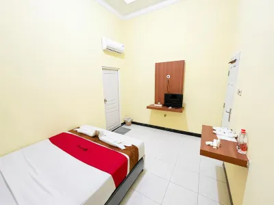 Reddoorz Near Makam Bung Karno Blitar Hotels in Kepanjenkidul
