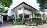 Luljetta's Garden Suites Hotels near FRONTROW SAN ISIDRO MONTALBAN RIZAL