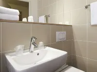B&B Hotel Lyon Aéroport Saint-Quentin-Fallavier Hotels in Isere