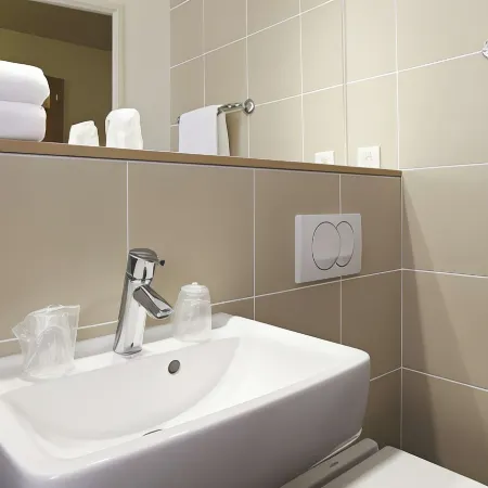 B&B Hotel Lyon Aéroport Saint-Quentin-Fallavier