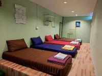 Lamoon Hostel