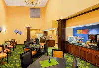 Fairfield Inn & Suites Atlanta Airport North Hotel di East Point