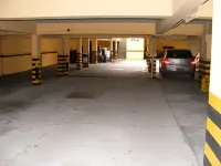 瑞得安德雷莫卡多酒店 - 停車場