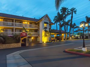 Ramada by Wyndham Costa Mesa/Newport Beach