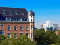 THE RED - Living Suites by the Rhine Hotels near Hamm