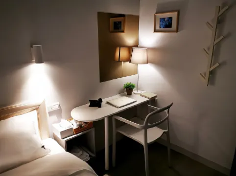 Bluewater Hotel Отели рядом с Аэропорт Таоюань