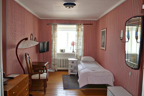 Lilla Hotellet Bed & Breakfast I Alingsås Hotels in Tollered