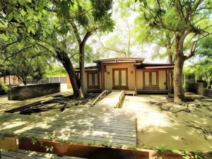 Tiny House in Authentic Japanese Koi Garden in Florida