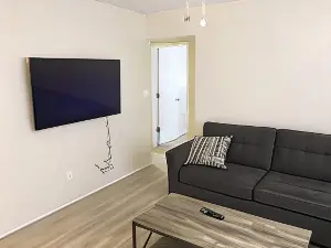 Cozy 1-Br Upstairs Apartment, Near Fort Sill!
