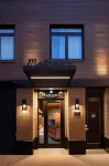 The Melrose Hotel Hotels near James Weldon Johnson Playground
