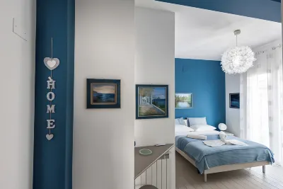 PalerMonAmour Art Gallery Suite
