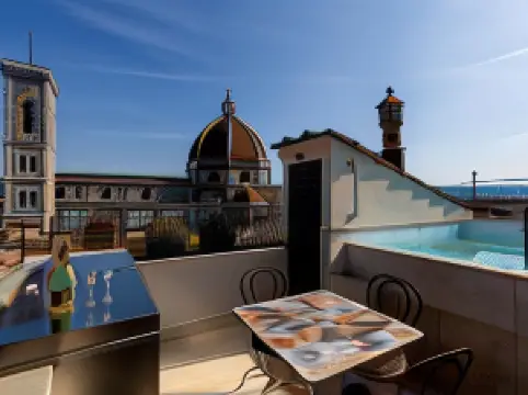 โดนาติ ลักซ์ชัวรี ทาวเวอร์ สวีทส์