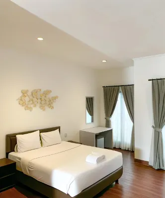 Two Rich Hotel & Sport Center Hotel di Bandengan