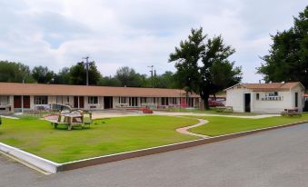 Andrews Motor Inn