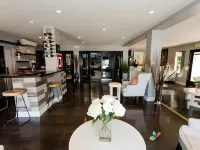 L.A. Sky Boutique Hotel Hotels near Bel Air