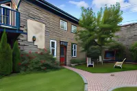 Noble Waterfront Suites Hotels in Brockville