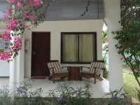 Castaway Lodge Hotels in Au Cap