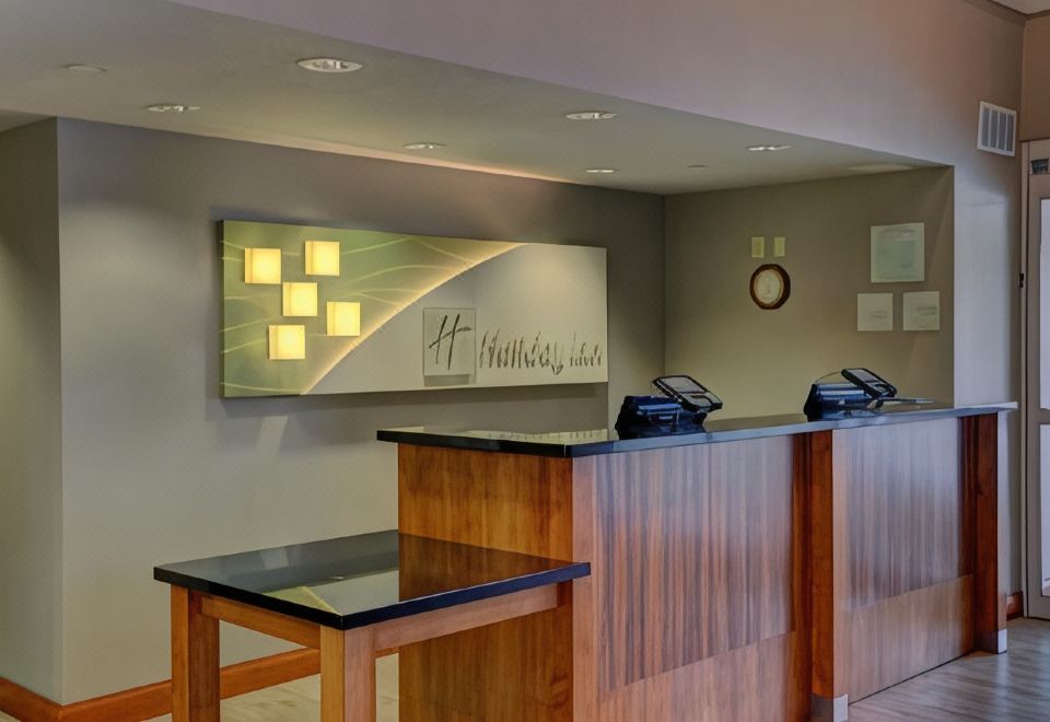 Holiday Inn Milwaukee Airport Over view