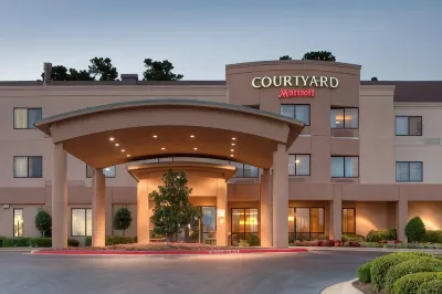 Courtyard Texarkana Hotel dekat Texarkana College
