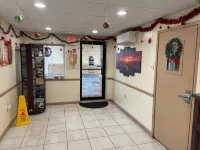 Circle Motor Lodge - Motels