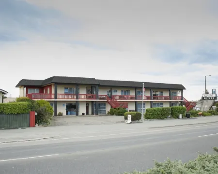 Alpine Motel โรงแรมในอามารู