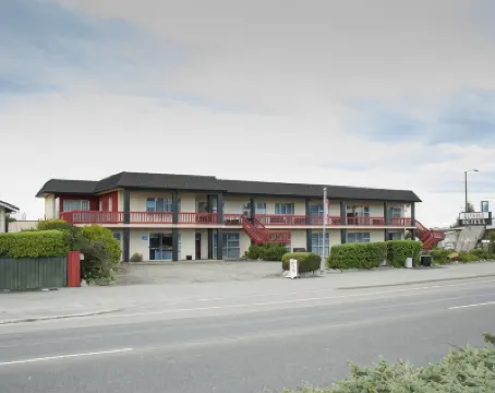 Alpine Motel Hotels near Oamaru Public Garden