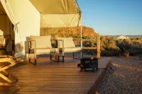 BaseCamp 37° Hotel di Kane County