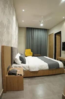 Hotel Central Park Hotels in Bhatinda