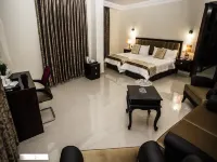 Queen Plaza Hotel Hotels in Tekoa