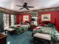 Stunning Golf Views on Pinehurst National No. 9. A Luxurious Retreat Awaits. Hotels in Pinehurst