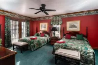 Stunning Golf Views on Pinehurst National No. 9. A Luxurious Retreat Awaits.