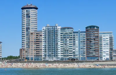 Strandappartementen de Gulden Stroom Hotels near Museumschip Mercuur