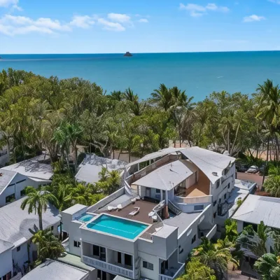 Sarayi Boutique Hotel Hotels near Palm Cove