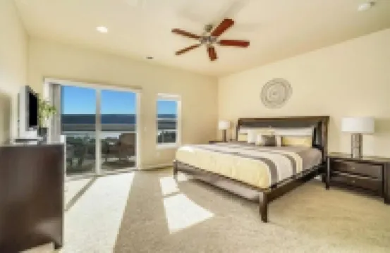 D25-2 Deck Unit Riverview w/ATCH garage Sunserra nearby heated pool and hot tub