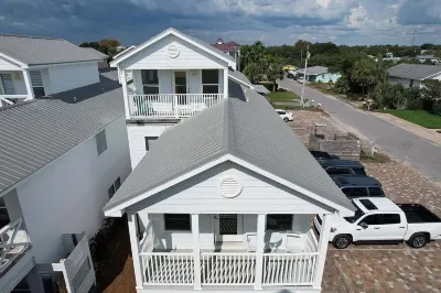 PCB Laguna Beach Getaway! 1 min walk to beach, Spring break friendly!