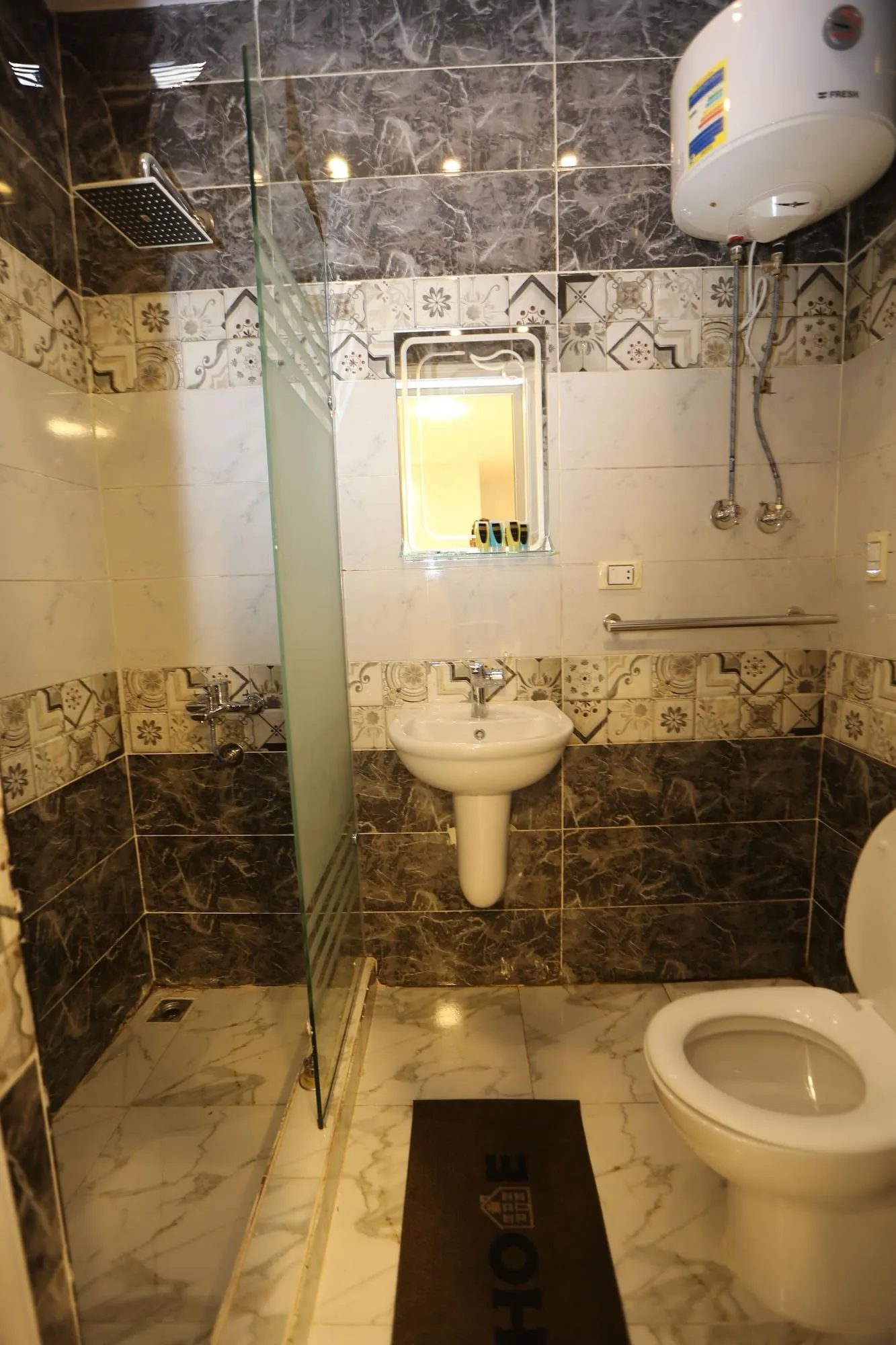 Life Pyramids Inn Rooms Photos