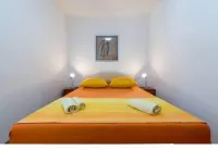 Apartments Lučić Hotels in Omis