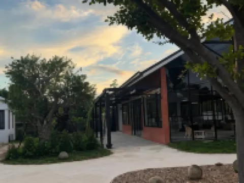 โรงแรมช้างใหญ่ใจดี โรงแรมในอำเภอเมืองยโสธร