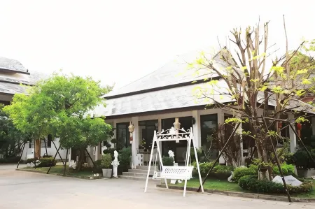 Rittiboon Vintage Hotel