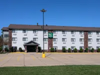 Quality Inn & Suites Bloomington I-55 and I-74 Hotels in Bloomington