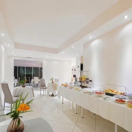 Golden Rose Suites