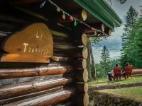 Domaine le Bostonnais - le Village en Bois Rond Hotels in La Tuque