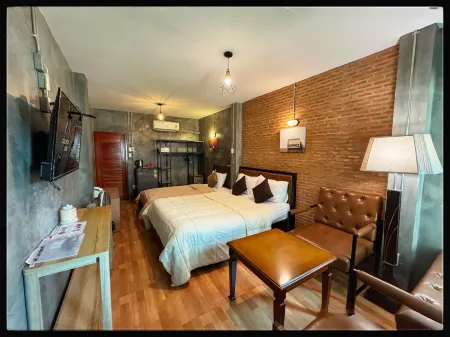 The One House Отели рядом с достопримечательностью «Wat Phra That Khao Noi»